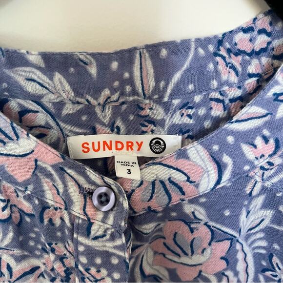 SUNDRY Wild Floral Henley Top in Chambray Size L - Picture 2 of 4
